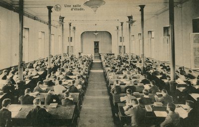 Franse schoolklas. Saint-Roch, Ferrieres. Ansichtkaart verzonden op 25 oktober 1913. door French Photographer